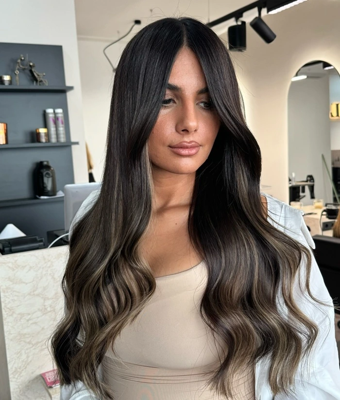 Haarkunst von Nabil Artiste — Coloration und Styling, JUL 2025